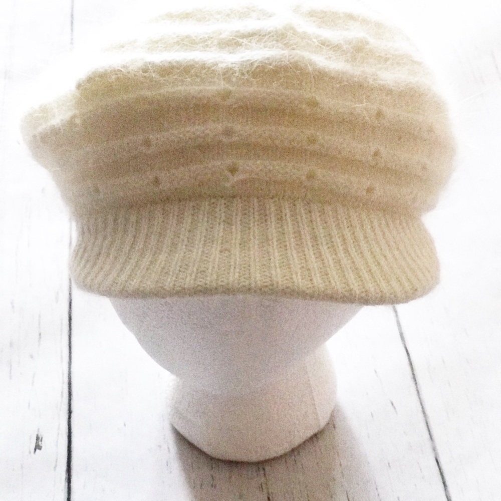 SOFT ANGORA PEAKED CAP/TAM. 21-22” BAND. EUC!
